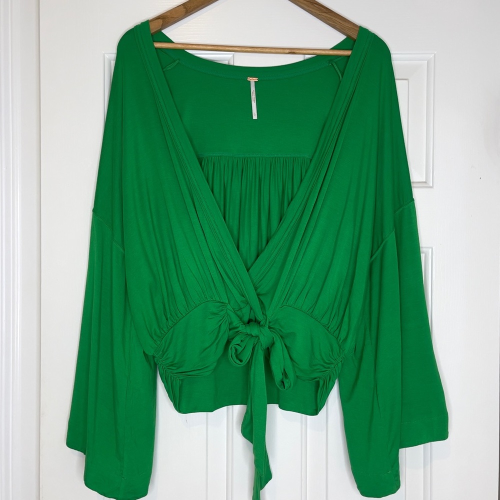 NWOT Free People “That’s A Wrap” Kelly Green Tie Front Boho Top Large - Picture 7 of 10